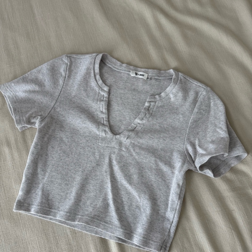 Gray V-Neck Crop Top